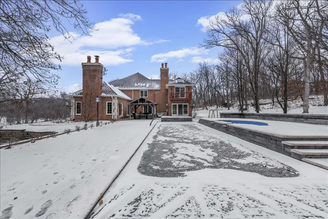 $1,695,000 | 10 Deepwood Road, Barrington Hills, IL 60010