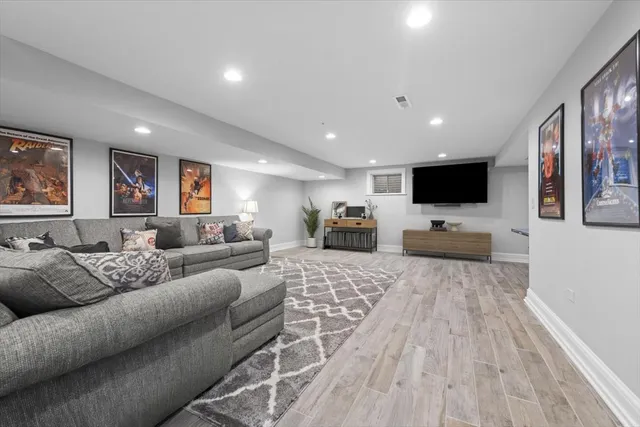 $1,695,000 | 10 Deepwood Road, Barrington Hills, IL 60010