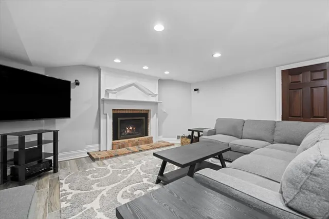 $1,695,000 | 10 Deepwood Road, Barrington Hills, IL 60010