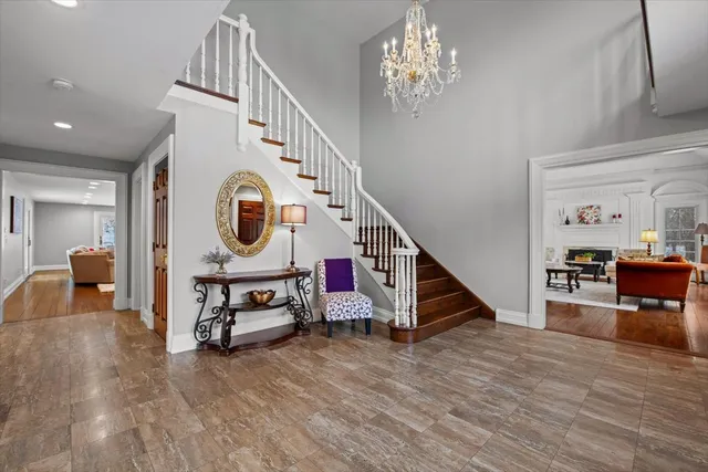 $1,695,000 | 10 Deepwood Road, Barrington Hills, IL 60010