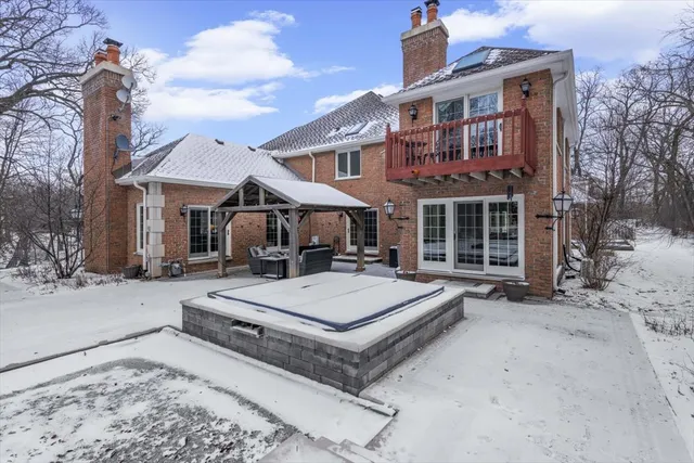 $1,695,000 | 10 Deepwood Road, Barrington Hills, IL 60010