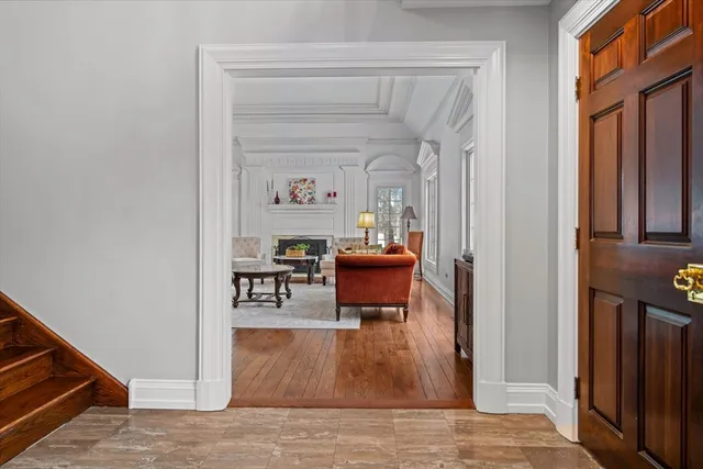 $1,695,000 | 10 Deepwood Road, Barrington Hills, IL 60010