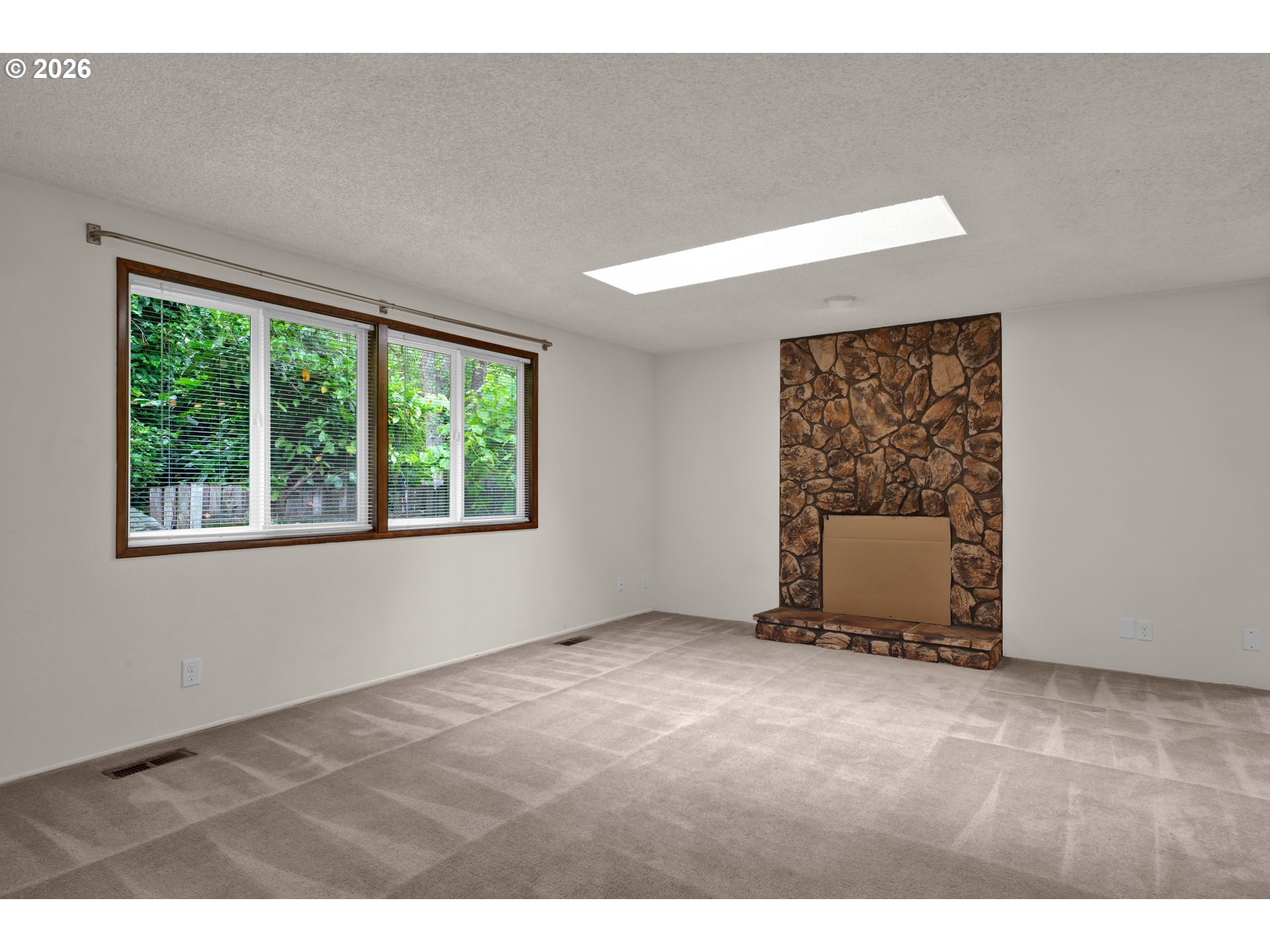 4017 Dillard Road Eugene, OR 97405 - Photo 3 of 37
