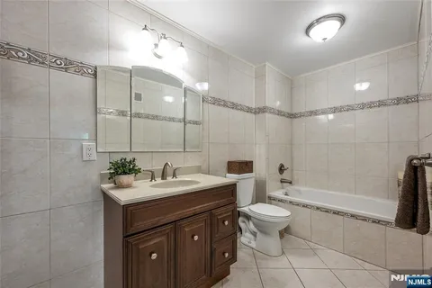 $848,000 | 57 Peach Hill Court, Ramsey, NJ 07446