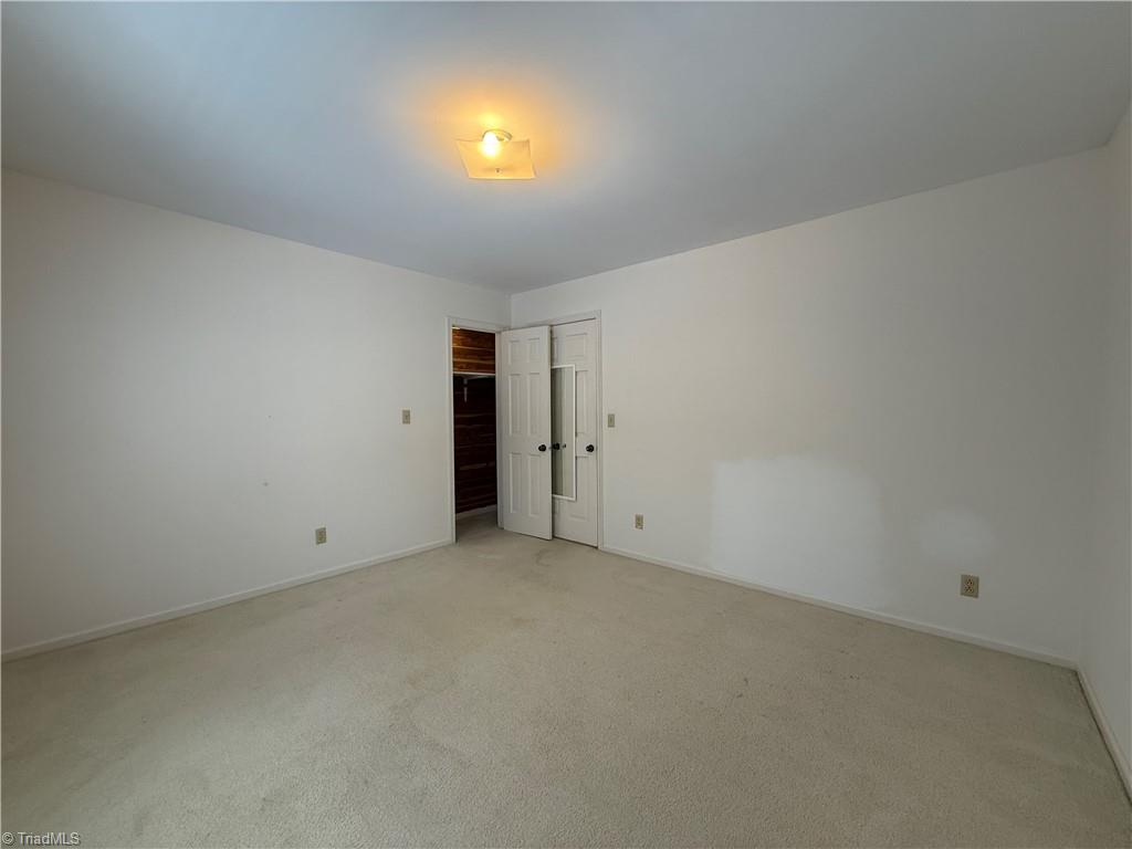 2711 Reynolda Road, Unit 2D Winston-Salem, NC 27106 - Photo 12 of 16 Gallery Image 12