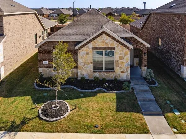 $2,395 | 1520 Saratoga Avenue, Celina, TX 75009