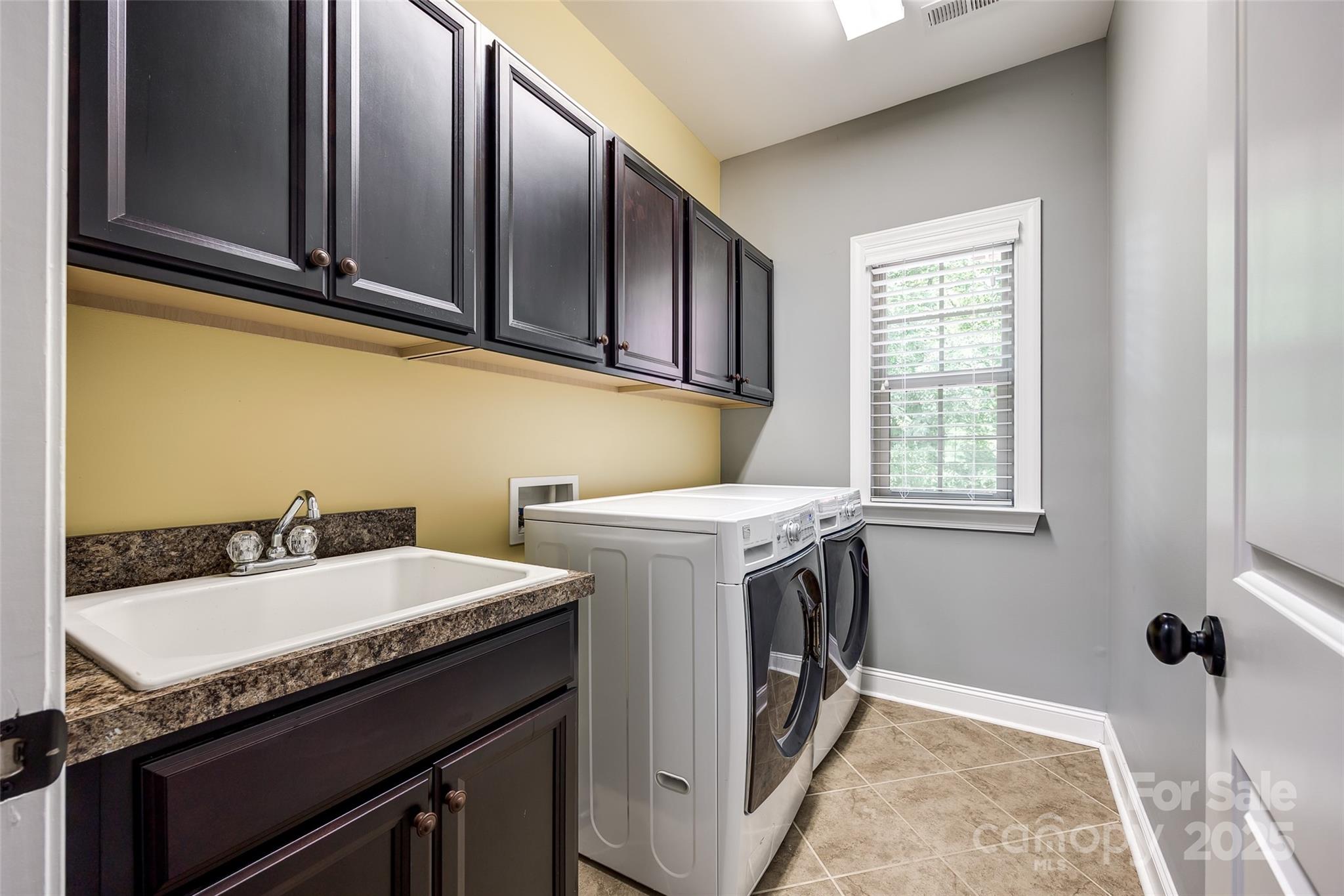 618 Chase Court Fort Mill, SC 29708 - Photo 40 of 48 a utility room with dryer and washer
