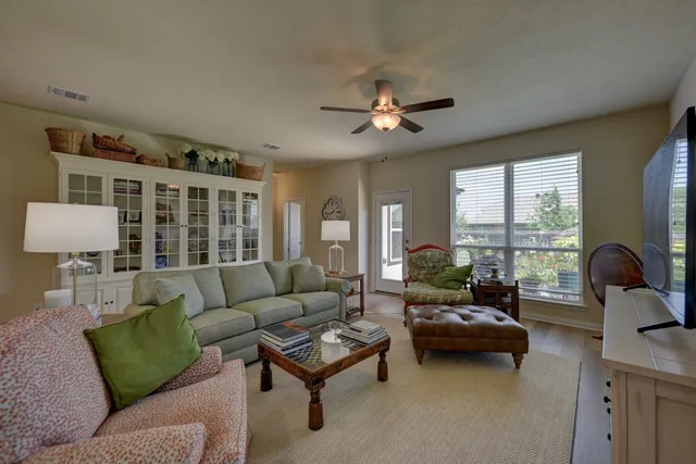 $325,000 | 1009 Old Vine Road, Brenham, TX 77833