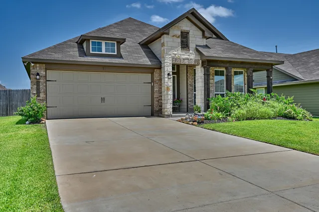 $325,000 | 1009 Old Vine Road, Brenham, TX 77833