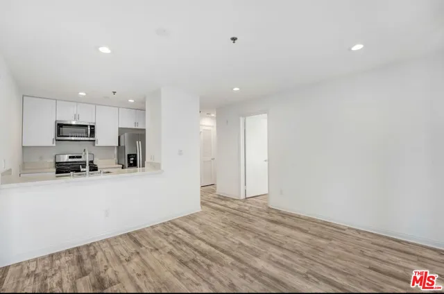 $2,650 | 2301 Santa Monica Boulevard, Unit 202, Santa Monica, CA 90404