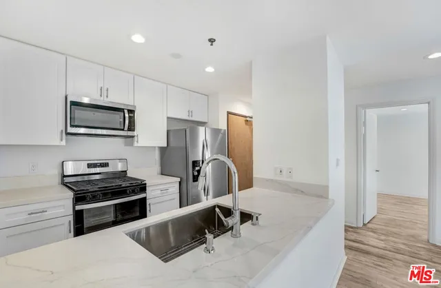 $2,650 | 2301 Santa Monica Boulevard, Unit 202, Santa Monica, CA 90404