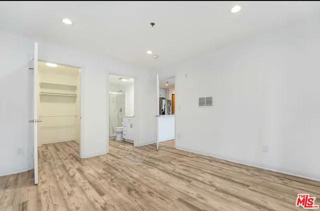 $2,650 | 2301 Santa Monica Boulevard, Unit 202, Santa Monica, CA 90404