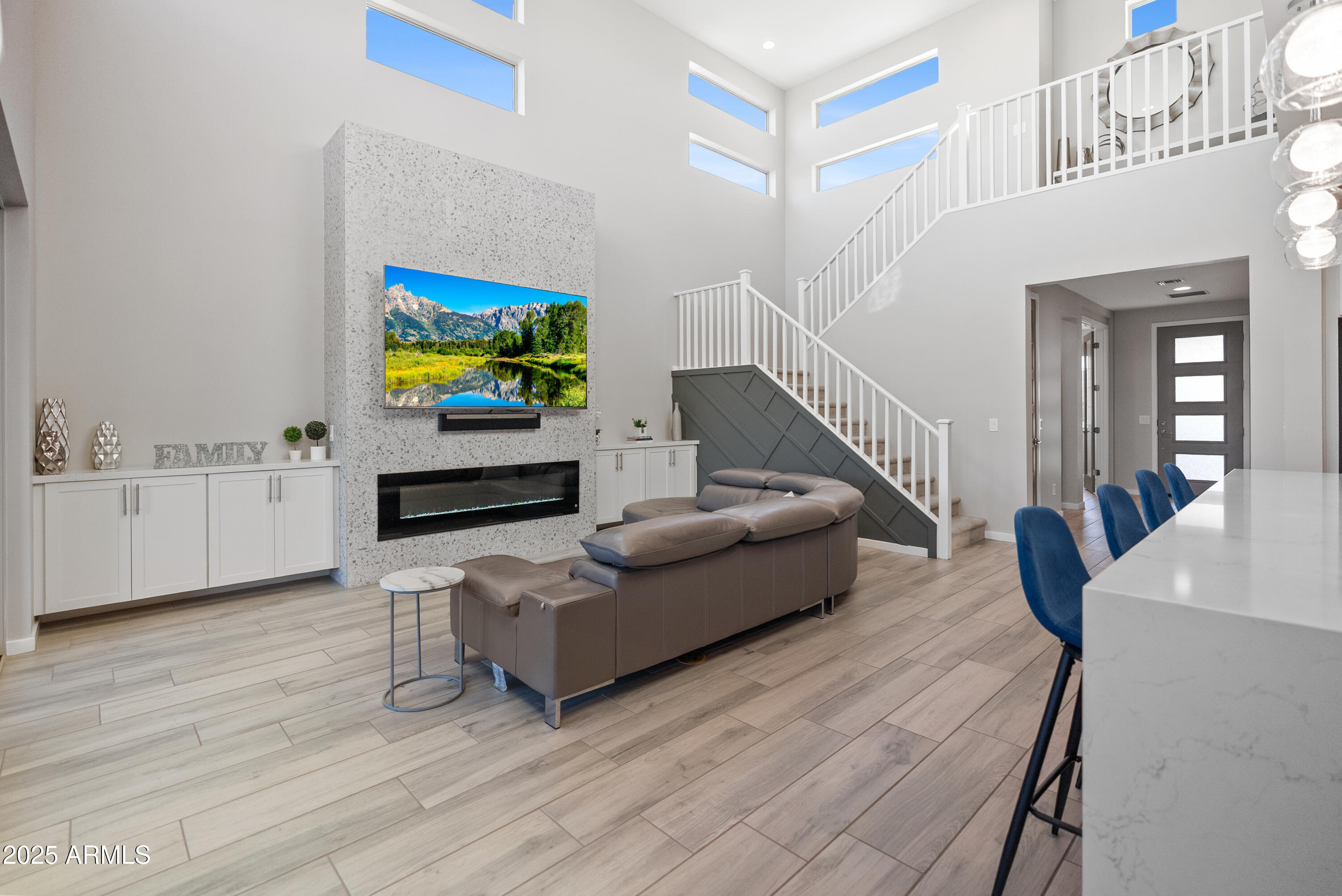 22011 North 34th Way Phoenix, AZ 85050 - Photo 17 of 57 Great Room