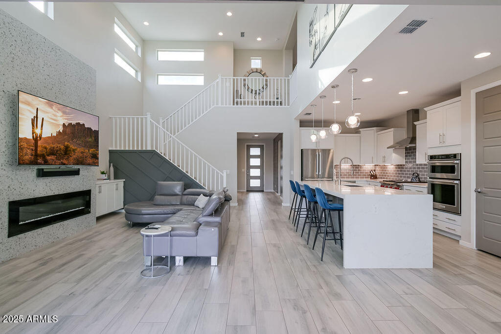 22011 North 34th Way Phoenix, AZ 85050 - Photo 9 of 57 Great Room