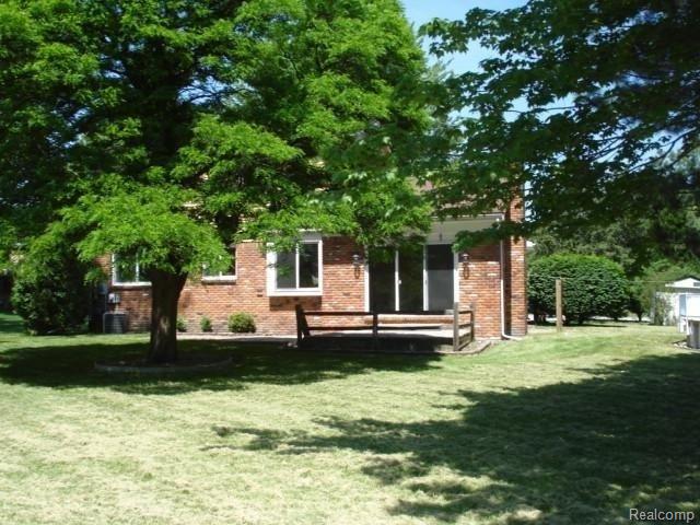 15720 17 Mile Road Clinton Township, MI 48038 - Photo 8 of 8 rear