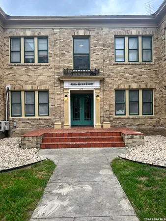 $950 | 128 West Magnolia Avenue, Unit 3, San Antonio, TX 78212
