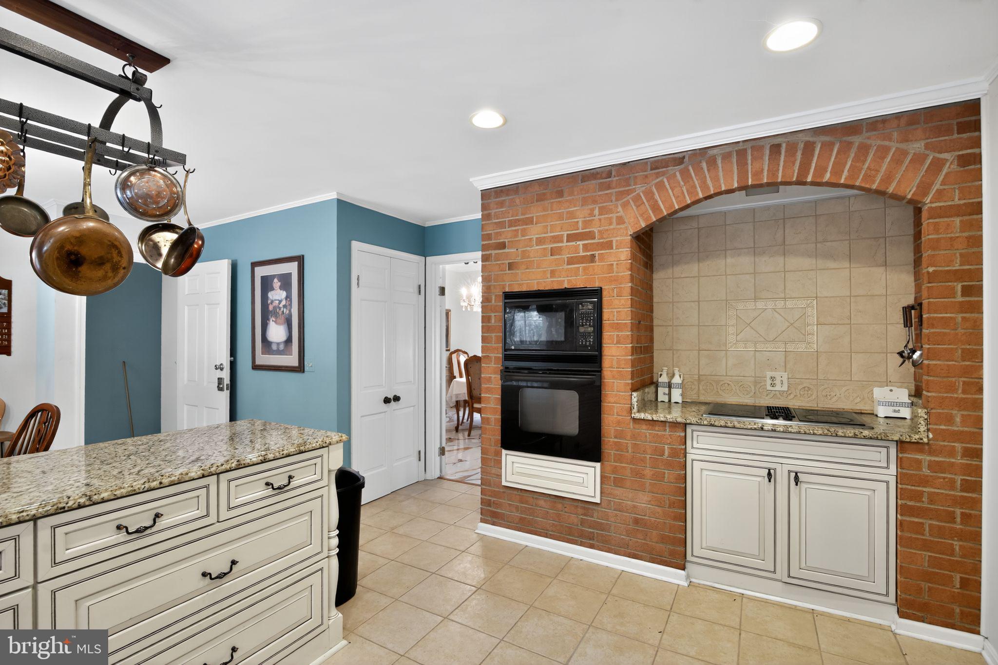18606 Cabin Road Triangle, VA 22172 - Photo 5 of 15