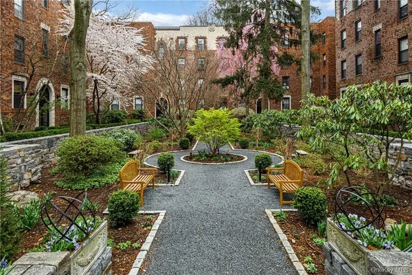 $3,100 | 64 Sagamore Road, Unit H3, Bronxville, NY 10708