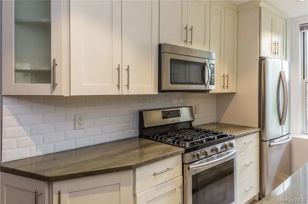 $3,100 | 64 Sagamore Road, Unit H3, Bronxville, NY 10708