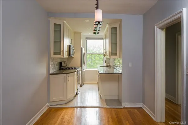 $3,100 | 64 Sagamore Road, Unit H3, Bronxville, NY 10708