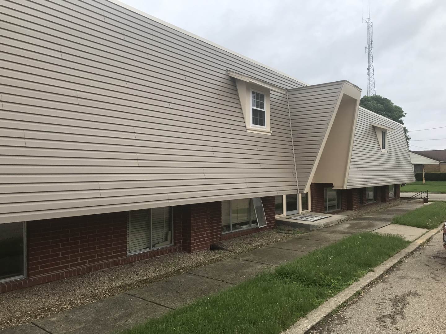 777 South Main Street, Unit ALL Princeton, IL 61356 - Photo 2 of 27