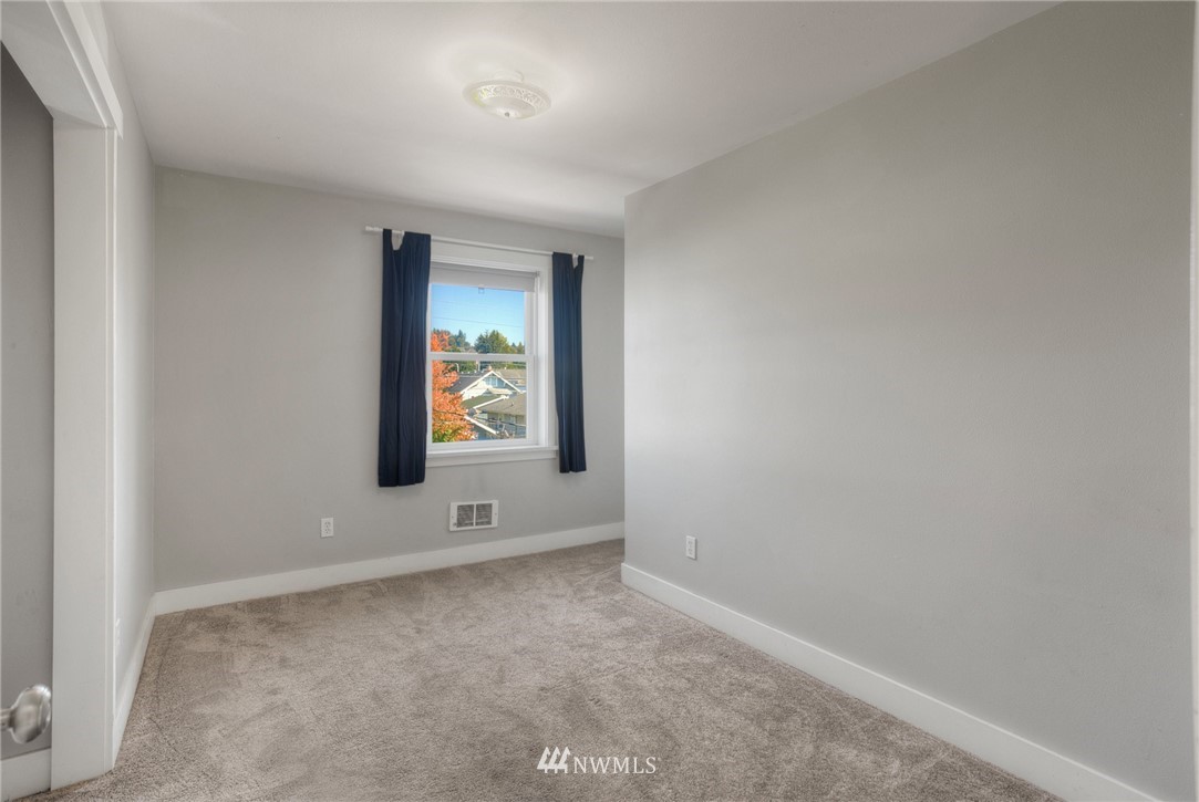 243 Wells Avenue North Renton, WA 98057 - Photo 22 of 34 Gallery Image 22