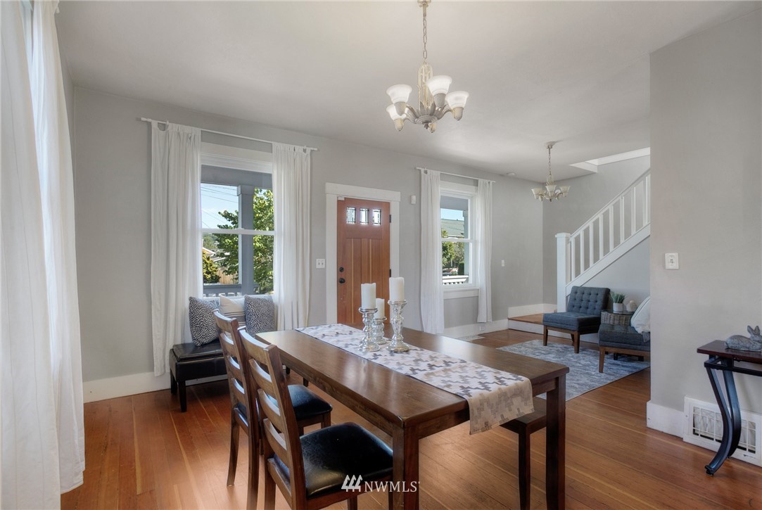 243 Wells Avenue North Renton, WA 98057 - Photo 5 of 34 Gallery Image 5