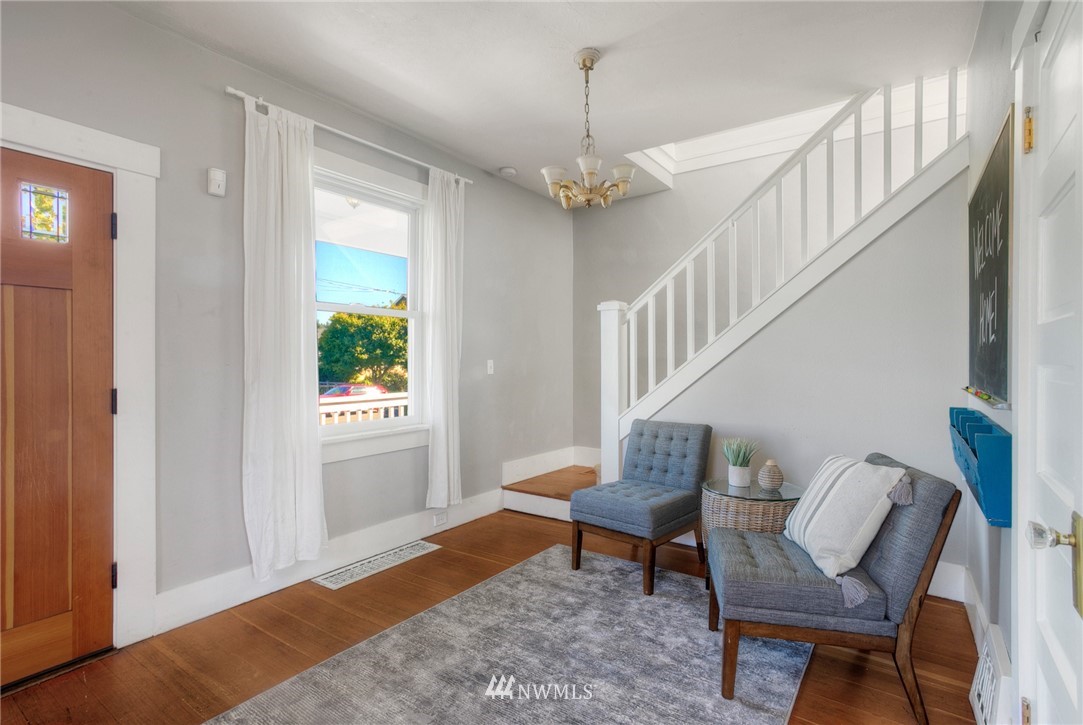 243 Wells Avenue North Renton, WA 98057 - Photo 6 of 34 Gallery Image 6