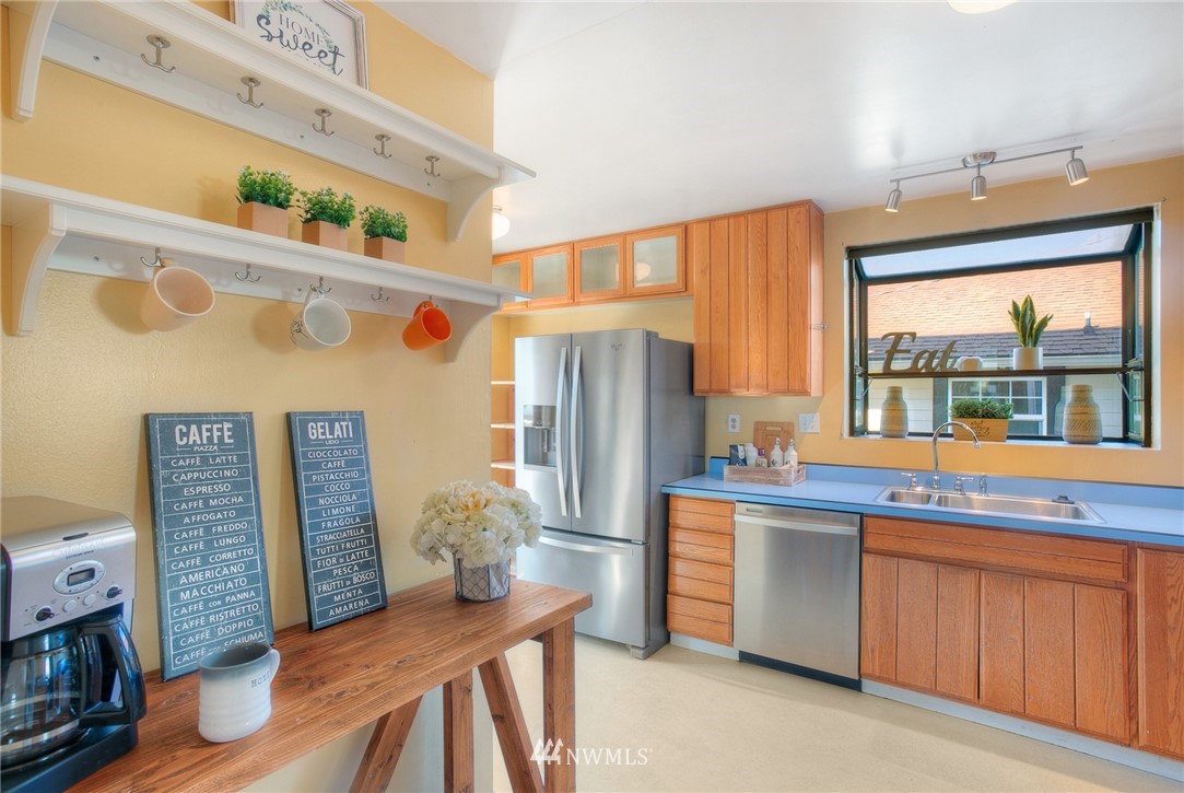 243 Wells Avenue North Renton, WA 98057 - Photo 7 of 34 Gallery Image 7