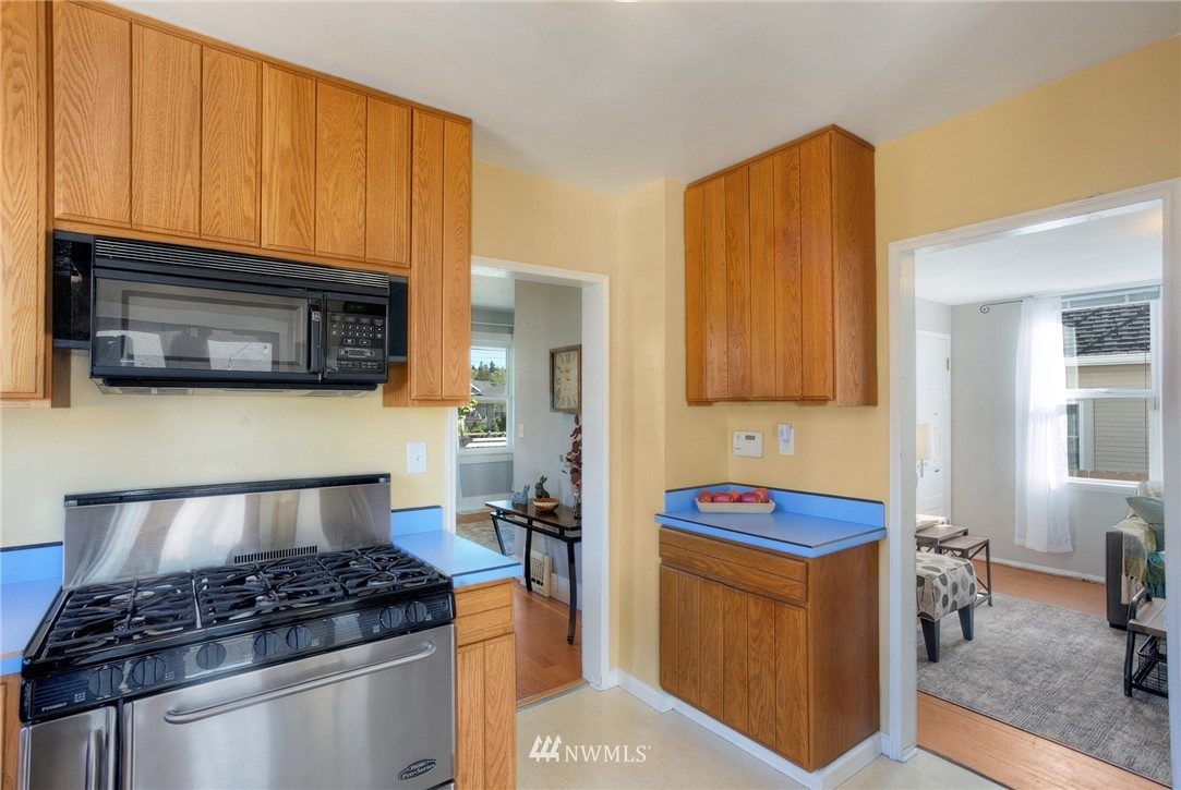 243 Wells Avenue North Renton, WA 98057 - Photo 10 of 34 Gallery Image 10