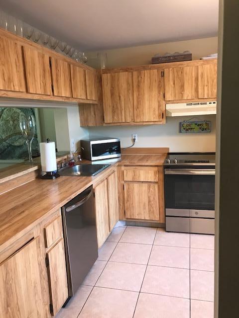 6273 Walk Circle Boca Raton, FL 33433 - Photo 4 of 9 WALK CIRCLE KITCH 2