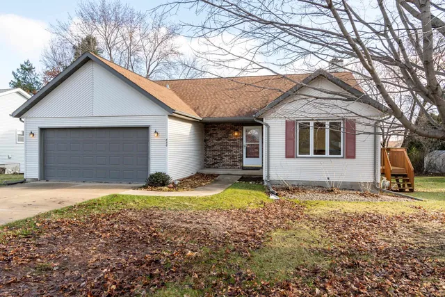 $449,900 | 850 North Perry Parkway, Oregon, WI 53575