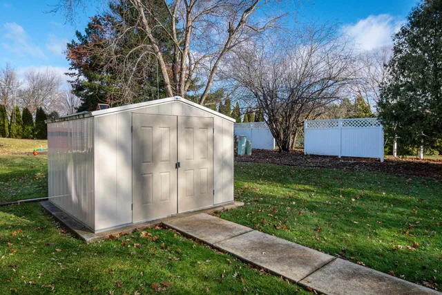 $449,900 | 850 North Perry Parkway, Oregon, WI 53575