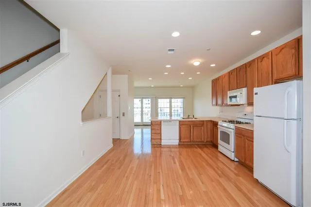 $3,300 | 36 Chelsea Court, Unit 36, Atlantic City, NJ 08401