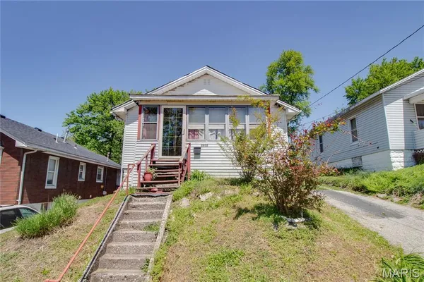 $52,000 | 2612 Yager Avenue, Alton, IL 62002