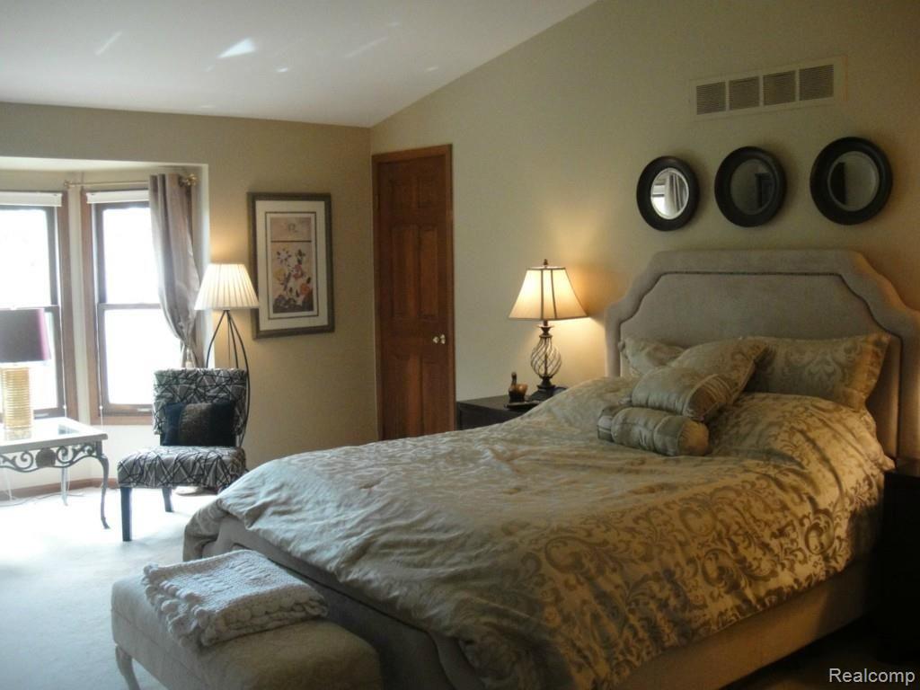 1522 Royal Crescent Street Rochester, MI 48306 - Photo 8 of 20 DSC02220.jpg