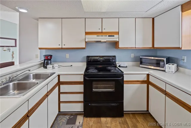 $185,000 | 278 Lone Oak Point, Unit 18, Sunrise Beach, MO 65079