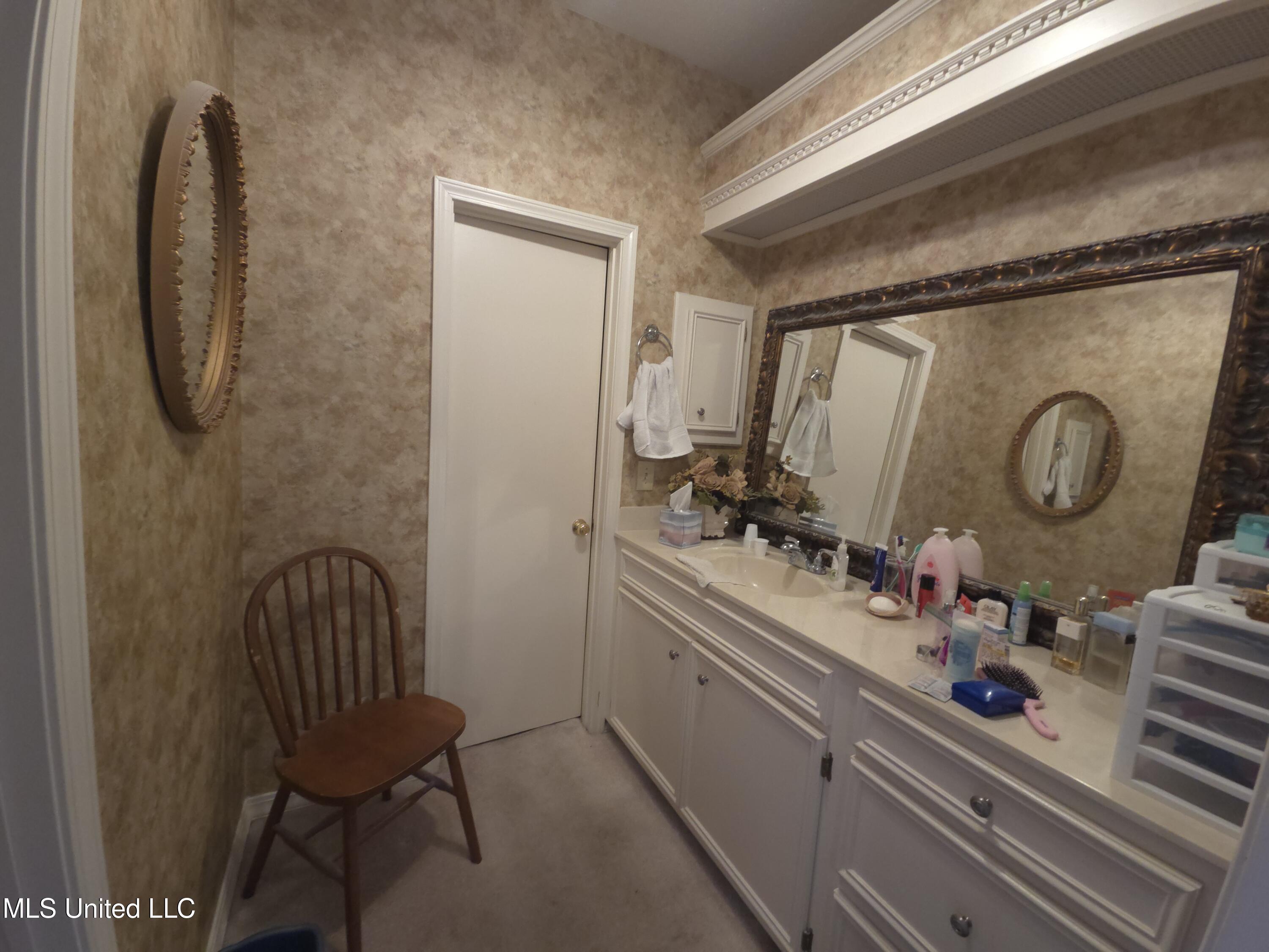 550 Pecan Boulevard Brandon, MS 39042 - Photo 20 of 30 20250814_144409