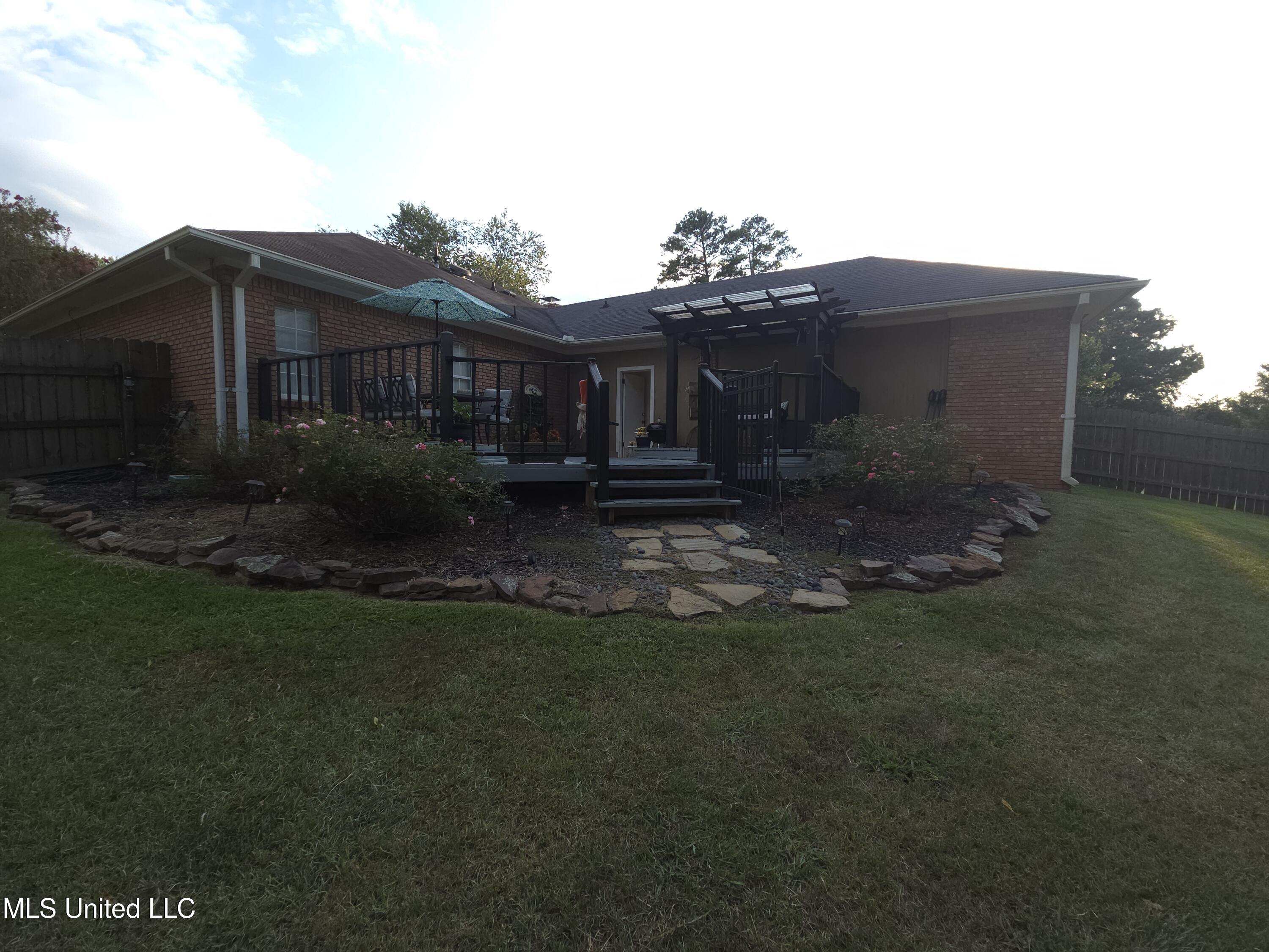 550 Pecan Boulevard Brandon, MS 39042 - Photo 26 of 30 20250827_181615