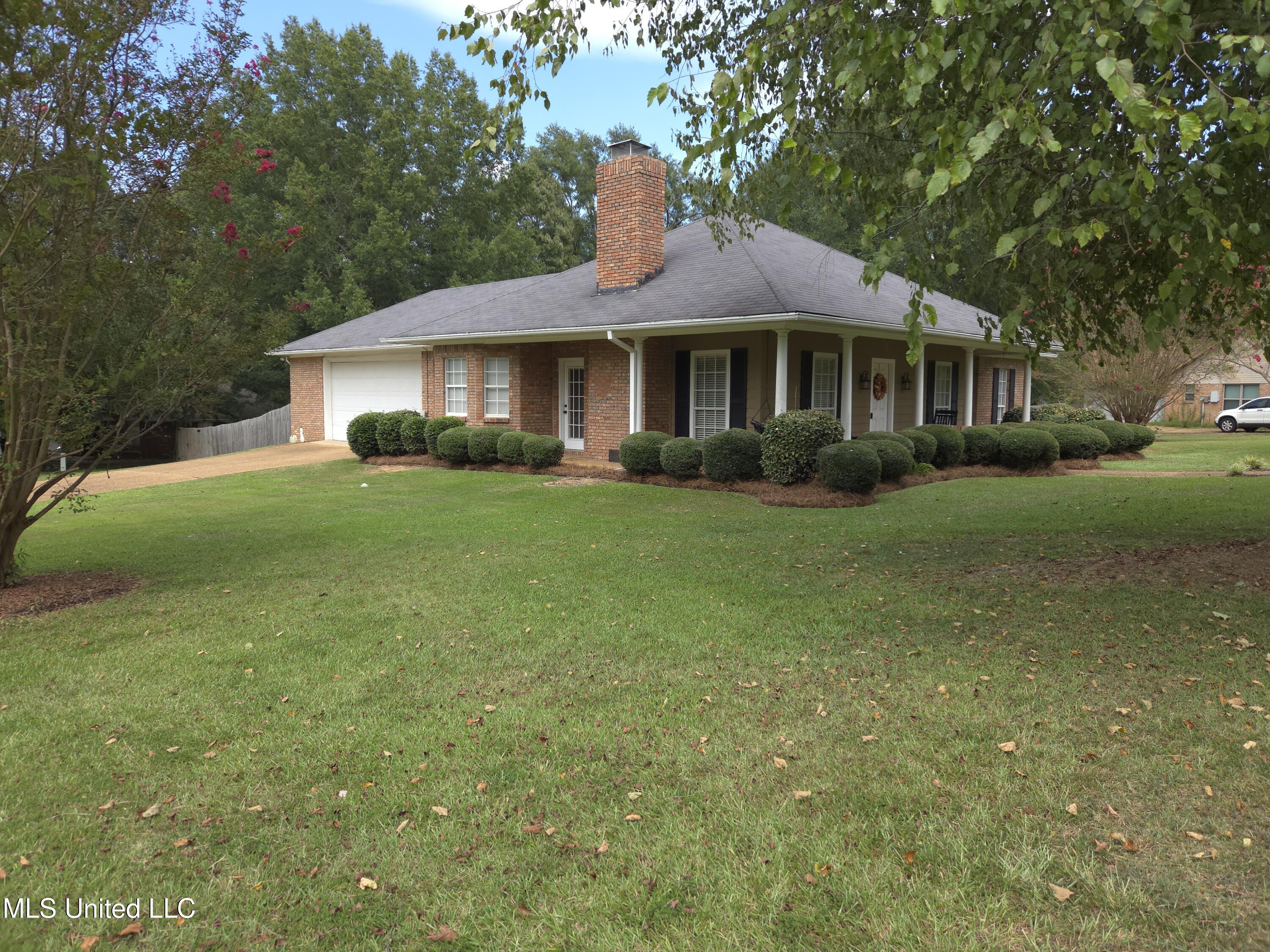 550 Pecan Boulevard Brandon, MS 39042 - Photo 3 of 30 20250827_141847