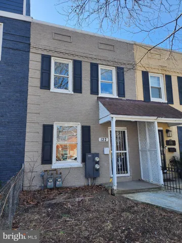 $3,900 | 122 O Street Southwest, Washington, DC 20024