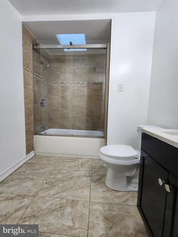 $3,900 | 122 O Street Southwest, Washington, DC 20024