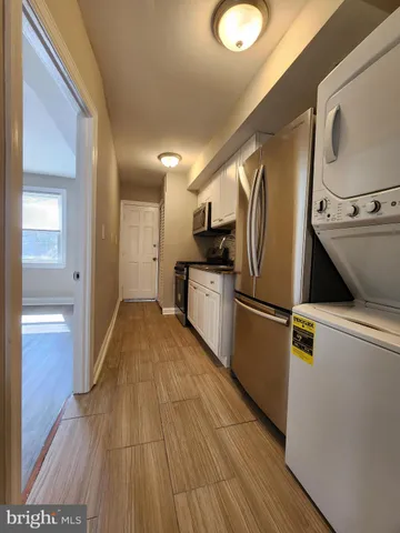 $3,900 | 122 O Street Southwest, Washington, DC 20024