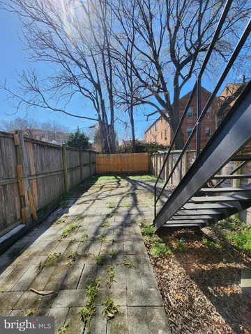 $3,900 | 122 O Street Southwest, Washington, DC 20024