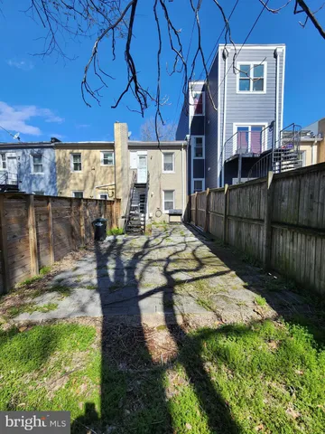 $3,900 | 122 O Street Southwest, Washington, DC 20024