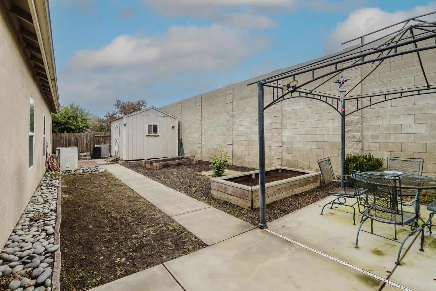 1634 Judith Way Escalon, CA 95320 - Photo 36 of 40 a view of entryway