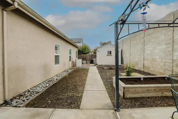 $570,000 | 1634 Judith Way, Escalon, CA 95320