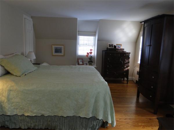 18 Sprague Road Wellesley, MA 02481 - Photo 7 of 11