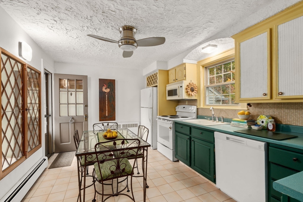 225 Howard Street Melrose, MA 02176 - Photo 13 of 32