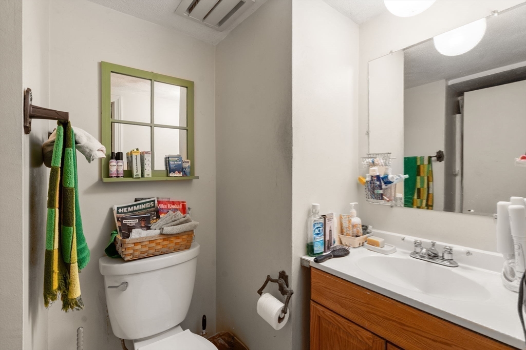 225 Howard Street Melrose, MA 02176 - Photo 24 of 32